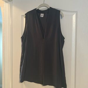 Gray sleeveless cabi top. XL. Like new.